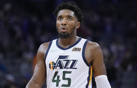 勇士轻取掘金，保持不败