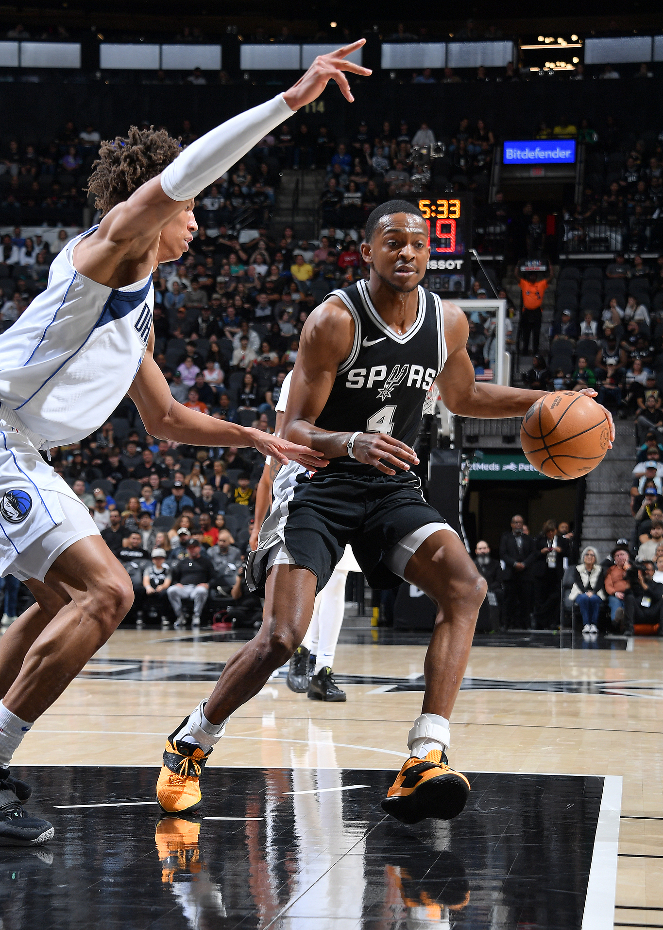 活塞惨败马刺,独行侠主场取胜国王 活塞惨败马刺,独行侠主场取胜国王