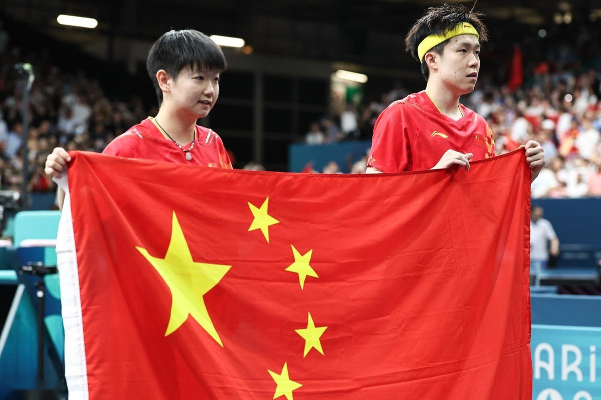 战无不胜！乒乓球选手摘金成功